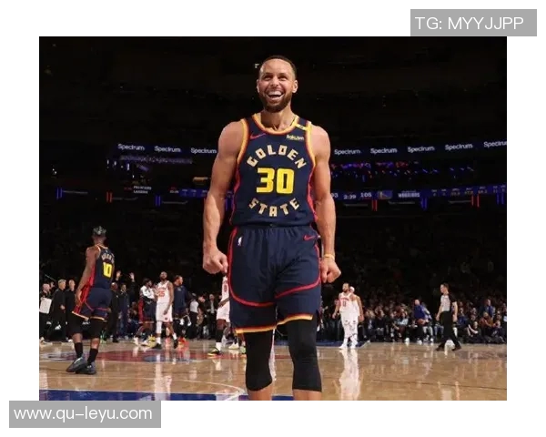 库里盛赞巴特勒训练赛表现出色攻防两端展现统治力