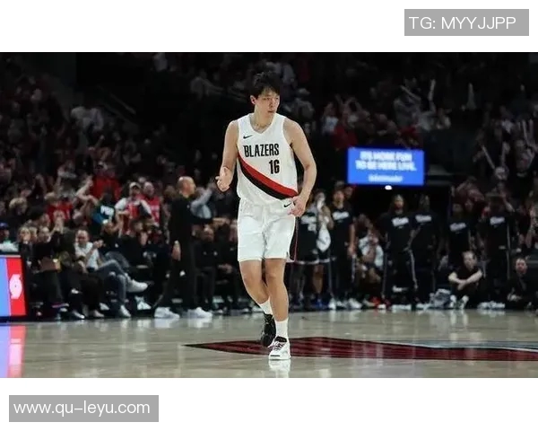 杨瀚森选择防守策略未上抢库里致其射术大放异彩 杨瀚森选择防守策略未上抢库里致其射术大放异彩