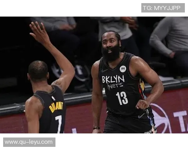 戈登状态火热半场完美表现砍下14分外加3篮板1助攻助力球队奋勇争先