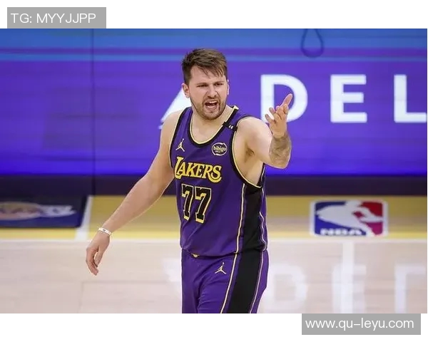 东契奇本赛季火力全开14场30分以上5场40分以上仅1场低于20分 东契奇本赛季火力全开14场30分以上5场40分以上仅1场低于20分