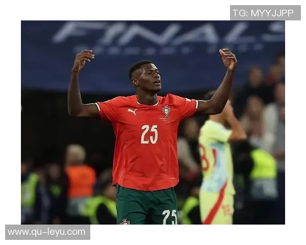 努诺门德斯谈世界最佳边后卫称号不愿自夸谦逊态度引人关注