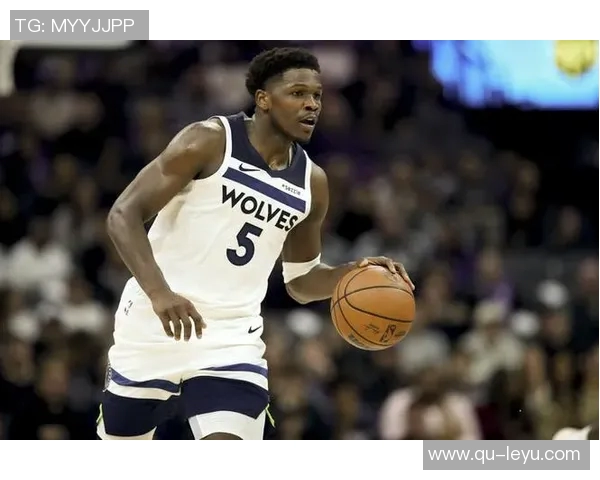 爱德华兹首节表现抢眼9投4中三分球命中率待提升